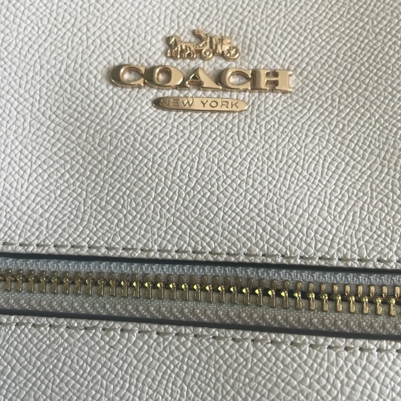 🆕💋NWOT Coach Molli Tote Bag. Excellent Condition No Flaws Used One Time. Video - Picture 3 of 8